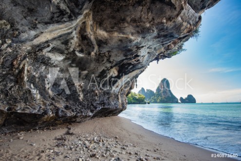 Bild på Tonsai wall with view of Railay beach - Krabi Thailand